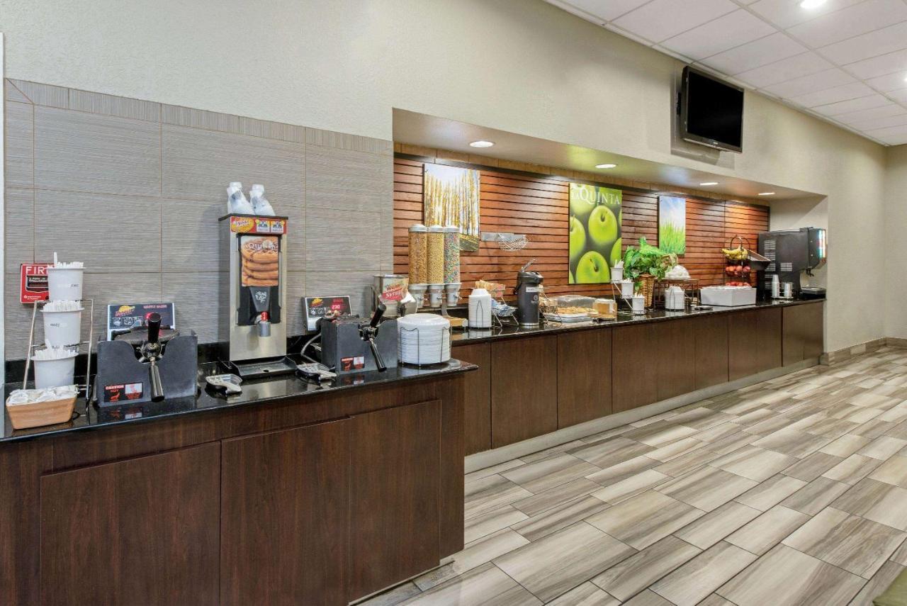La Quinta By Wyndham New Orleans Airport Hotel Kenner Exterior photo