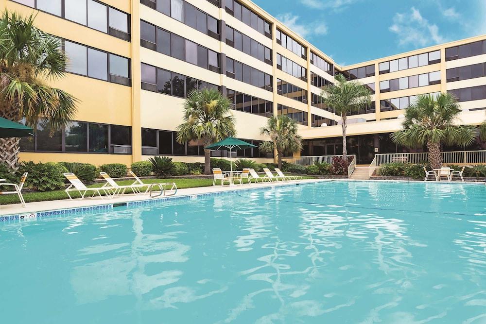 La Quinta By Wyndham New Orleans Airport Hotel Kenner Exterior photo
