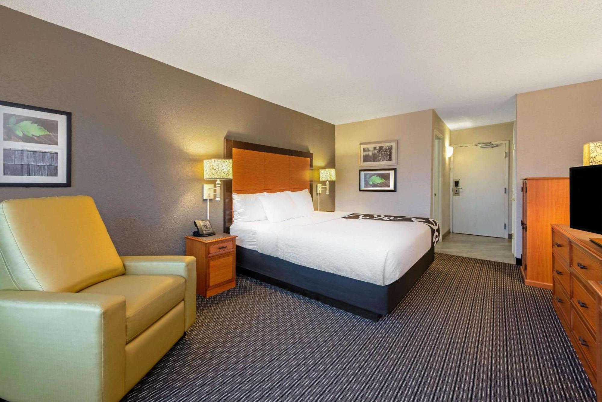La Quinta By Wyndham New Orleans Airport Hotel Kenner Exterior photo