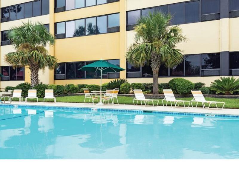 La Quinta By Wyndham New Orleans Airport Hotel Kenner Exterior photo