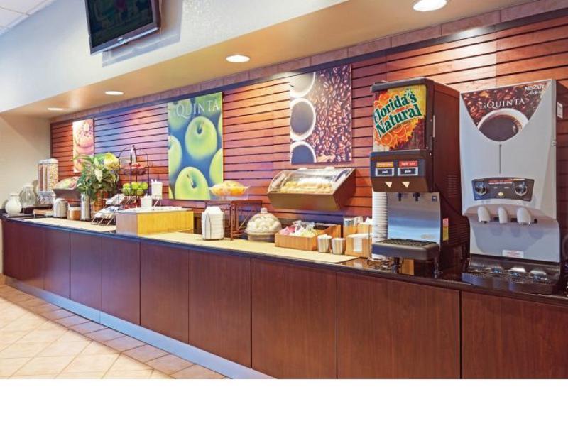La Quinta By Wyndham New Orleans Airport Hotel Kenner Exterior photo