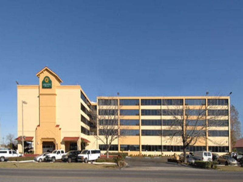 La Quinta By Wyndham New Orleans Airport Hotel Kenner Exterior photo